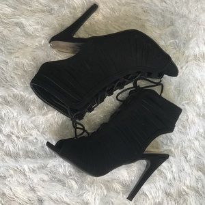 Black “Grammy” open toe heels